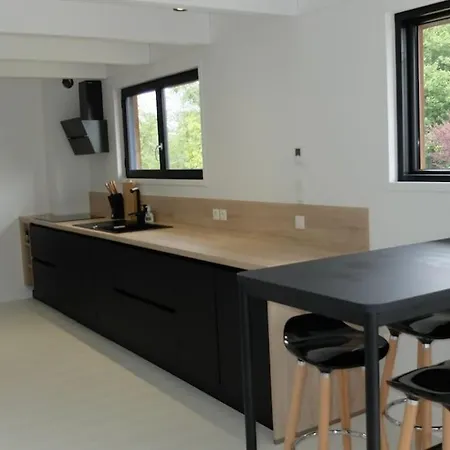 Spacieuse Et Lumineuse Maison En Bois Sur 1500 M2 Villa *